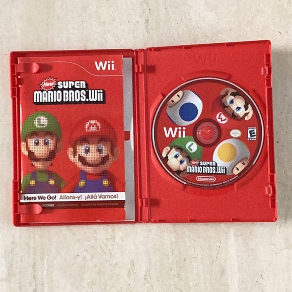 New Super Mario Bros. Wii Game Nintendo Complete In Box - Picture 3 of 5